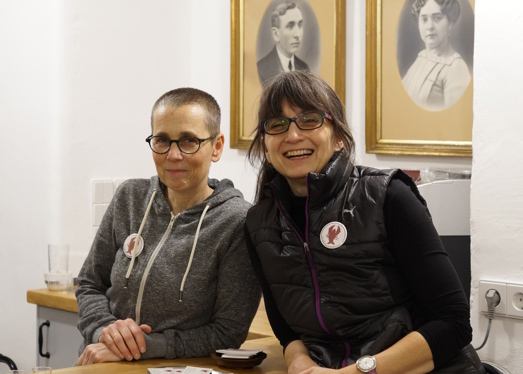 Uschi und Karin (und die Großeltern Franz und Maria Peschka)