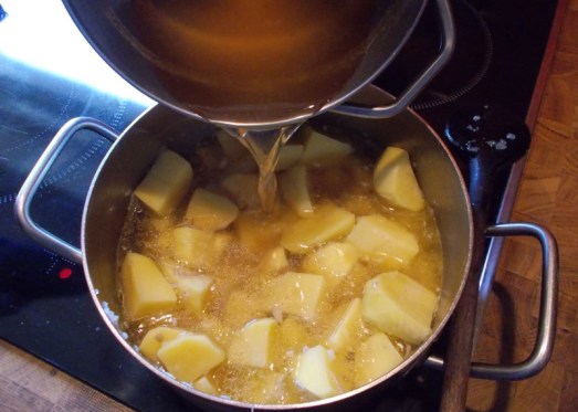 Bouillonkartofferl_3