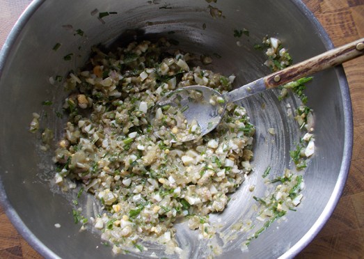 ... mit den gehackten Zutaten vermischen ... 