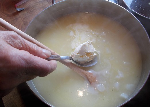 Süßen (oder sauren) Rahm unterrühren...