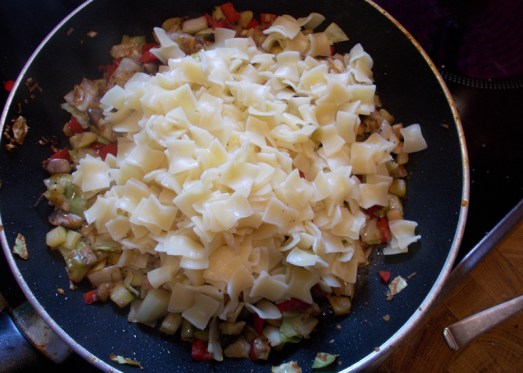 und zum Kraut geben, wieder gut durchmischen und ...