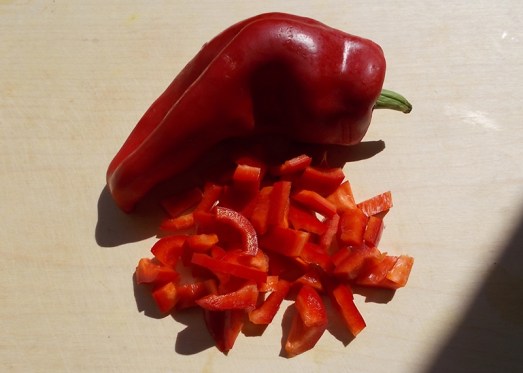 ... nach Belieben auch eine geschnittene Paprikaschote ...