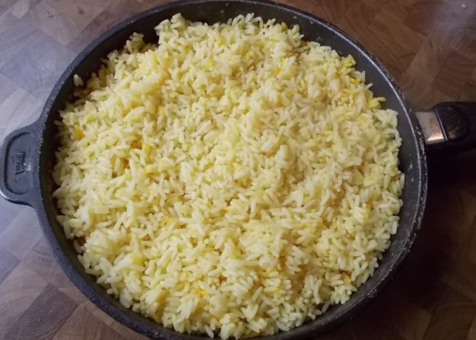 Beilagen-technisch gilt: was das Herz (bzw. der Magen) begehrt - Knödel, Nockerl, Kartofferl - oder den allerbesten Safranreis der Welt!