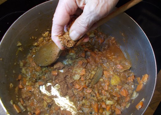 Die zerbröselten Lebkuchen und ...