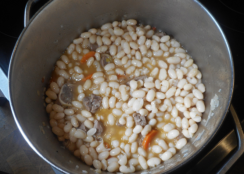 Bohneneintopf mit Lammfleisch | Herr Peschka kocht ... Bohneneintopf mit Lammfleisch | Herr Peschka kocht ...