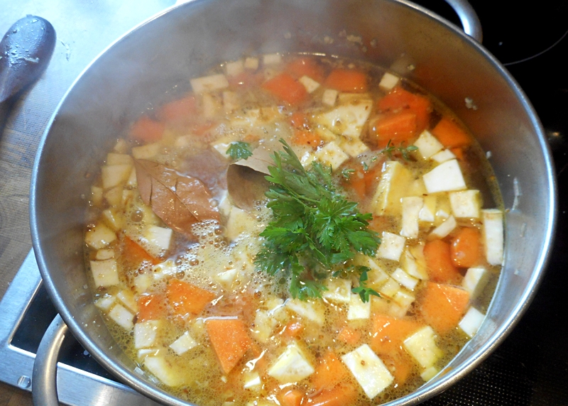 Kürbis-Selleriecremesuppe | Herr Peschka kocht ... Kürbis-Selleriecremesuppe | Herr Peschka kocht ...