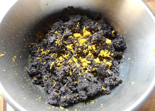 Mohnknödel mit Vanillesauce | Herr Peschka kocht ... Mohnknödel mit Vanillesauce | Herr Peschka kocht ...