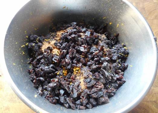 Mohnknödel mit Vanillesauce | Herr Peschka kocht ... Mohnknödel mit Vanillesauce | Herr Peschka kocht ...